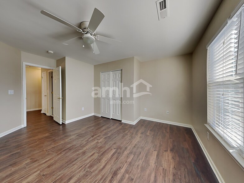 Building Photo - 2943 Glen Echo Ct