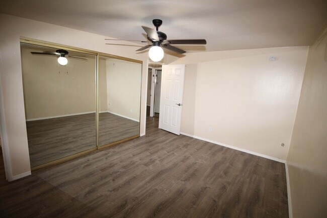 Building Photo - 7932 E Rosewood St