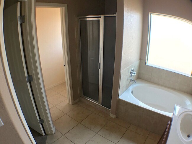 Building Photo - East El Paso 3bed/2bath Refrig A/C