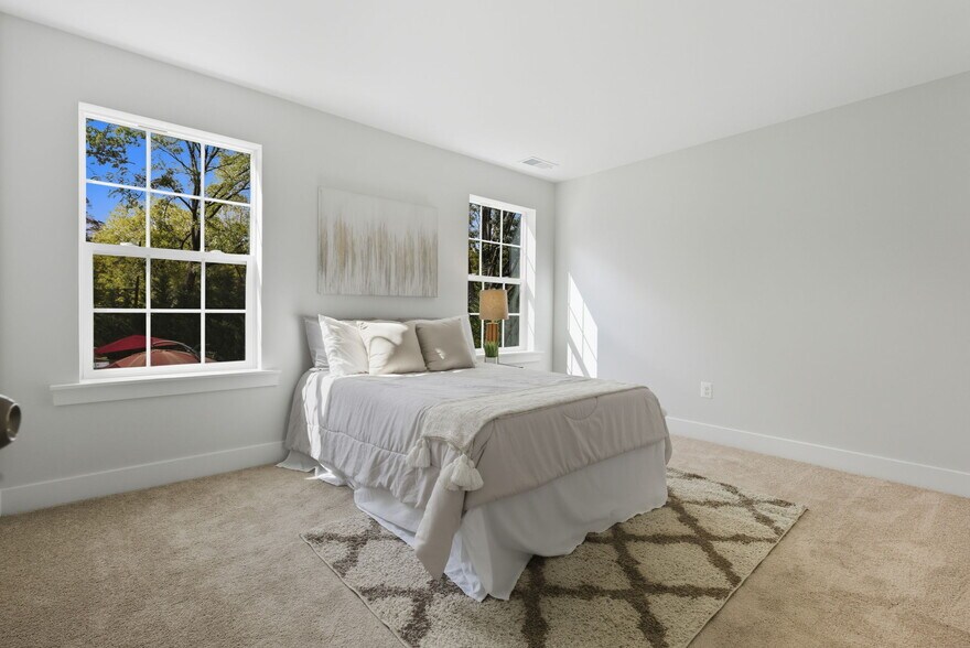 Building Photo - 328 Ridge Rd