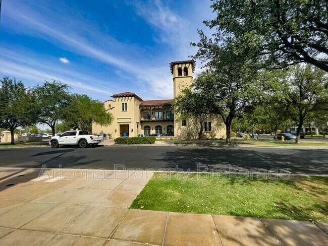 Building Photo - 20933 W Almeria Rd