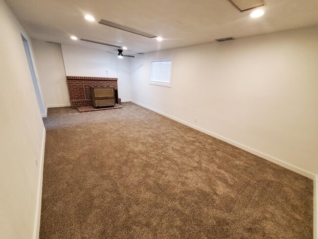 Building Photo - 14905 S Redwood Rd