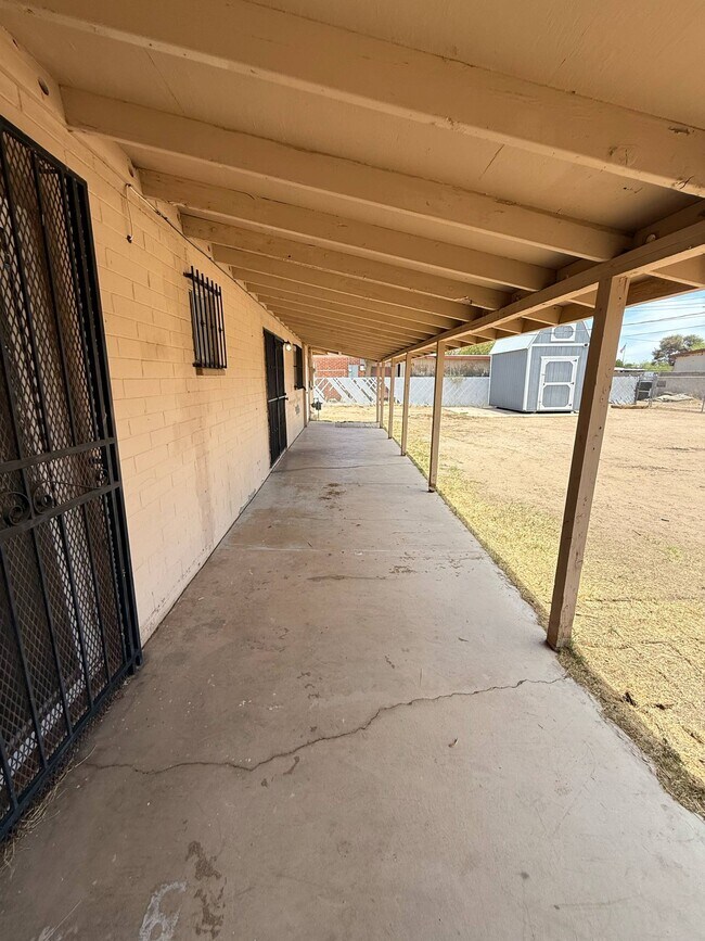 Building Photo - 6864 E Nelson Dr