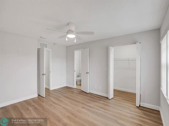 Building Photo - 8503 NW 35th Ct