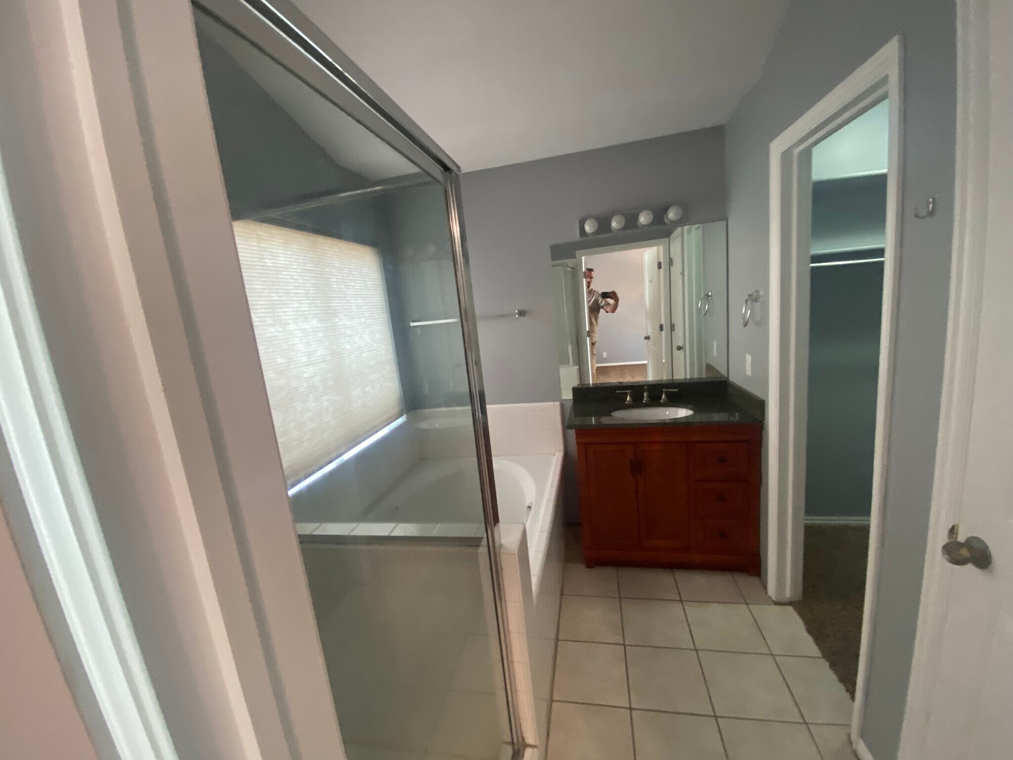 Building Photo - 987 E Blue Heron Way