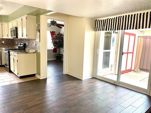 Building Photo - 1209 Crestwood Ct