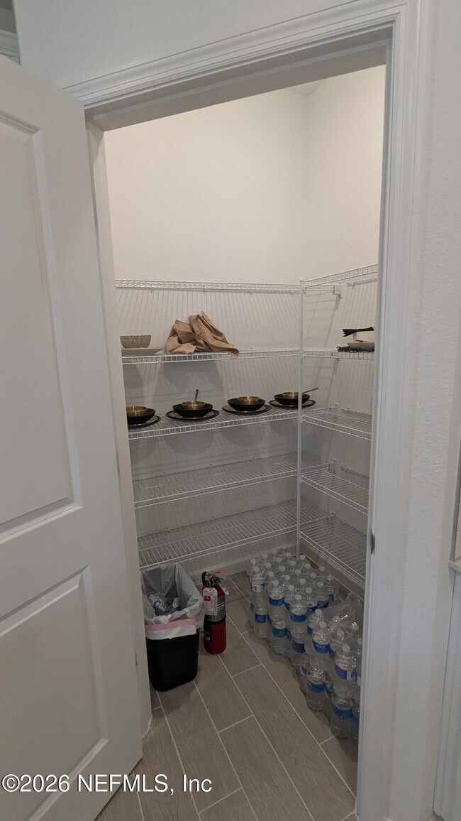 Building Photo - 15615 Thomas Crk Wy