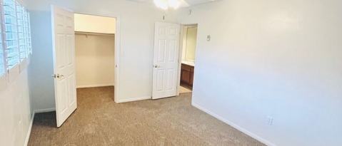 Building Photo - 360 Rosecrans St