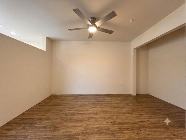 Building Photo - 881 Kimball Ln