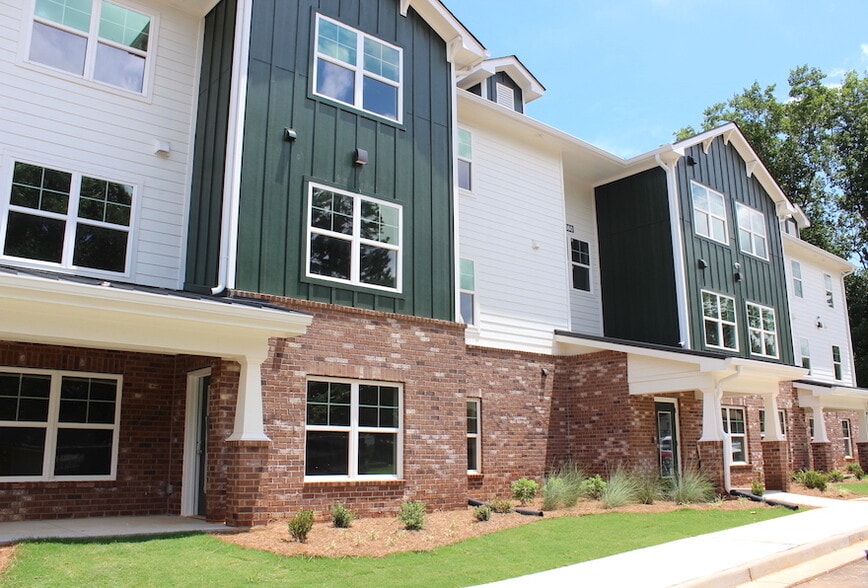 Building Photo - Harrison Village