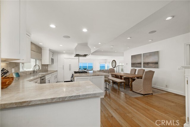 Building Photo - 4314 The Strand