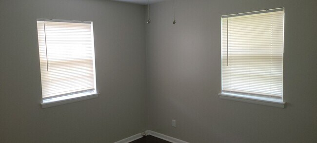 Building Photo - QUESTIONS PLEASE CONTACT LANCE GARNER 501-...