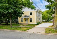 Building Photo - New On Market - 3 Bedroom, 1 Bathroom Duplex