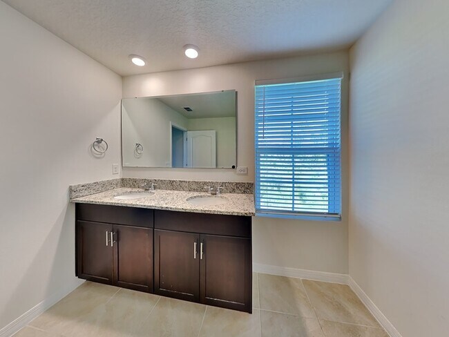 Building Photo - 3016 Meleto Blvd