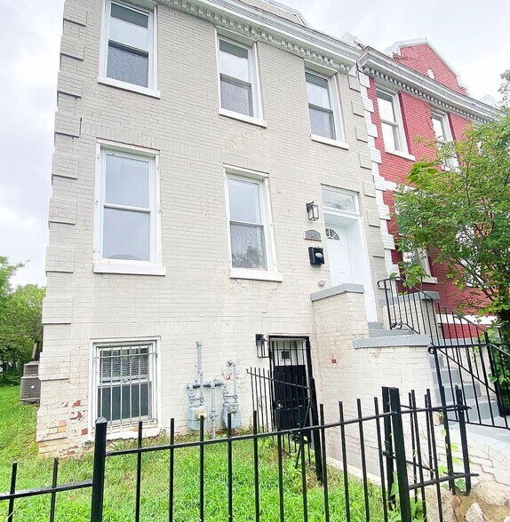 Building Photo - 787 Fairmont St NW