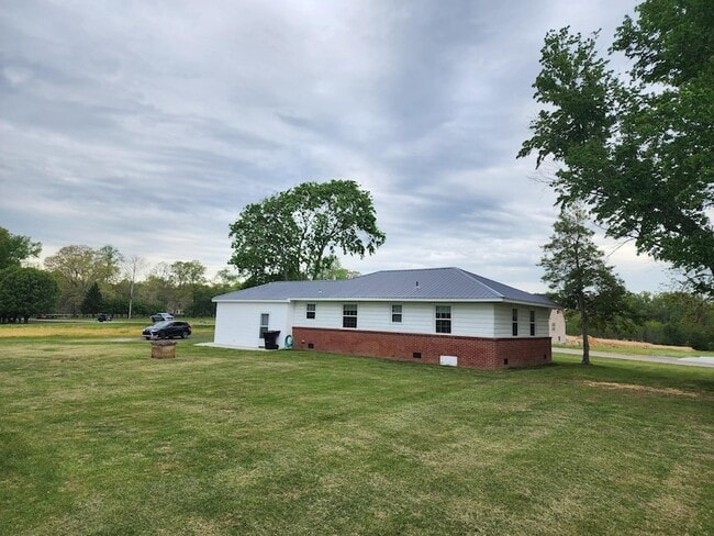 Building Photo - 1269 Old Shelbyville Hwy