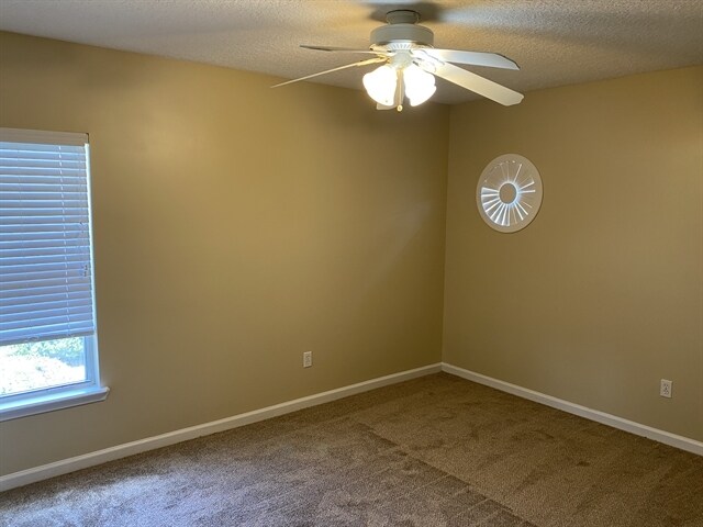 Building Photo - 2110 Thorn Hollow Ct