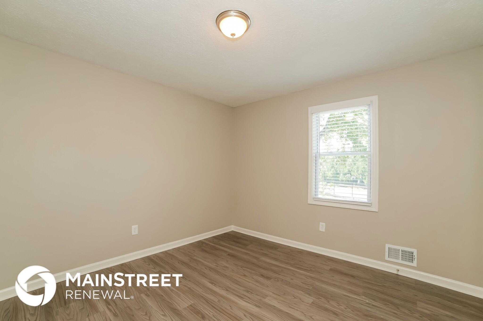 Building Photo - 1354 Fairoaks Court
