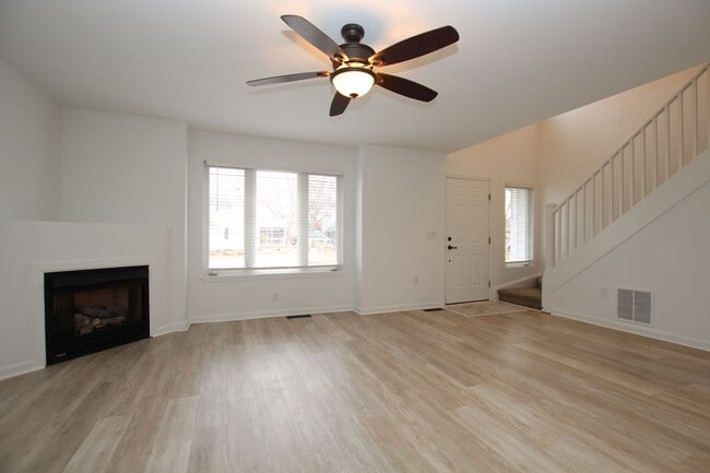 Building Photo - Updated 3Bed 3Bath Townhouse in Plantation East