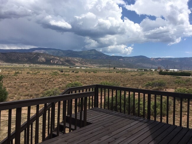 Building Photo - Spacious Cedar City Home with Scenic Mount...