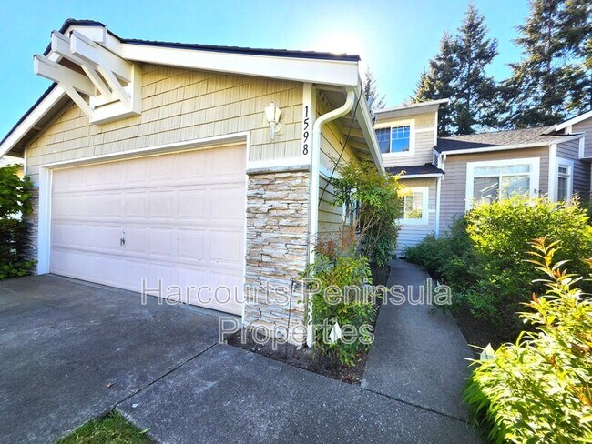 Building Photo - 1598 Seasons Ln NW