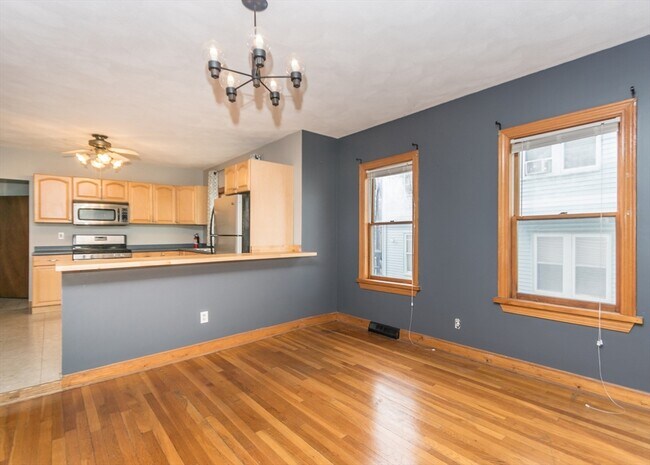 Building Photo - 17 Cleveland Ave