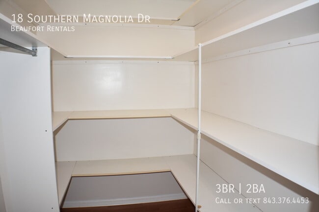 Building Photo - 18 Southern Magnolia Dr