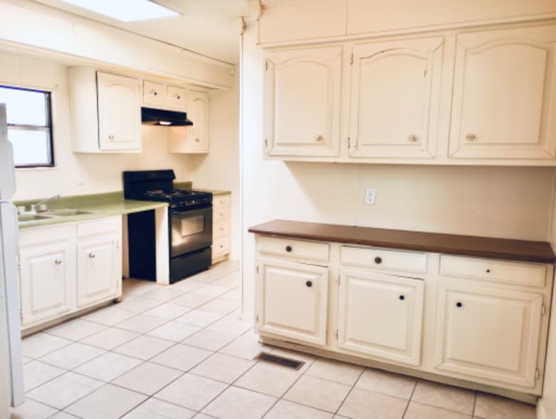 Building Photo - 6345 N Dona Ana Rd