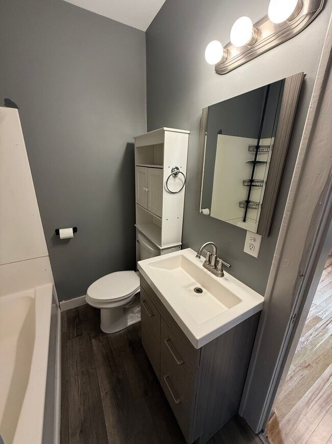 Building Photo - Charming 2-Bedroom Home with Spacious Backyard and 2-Car Garage