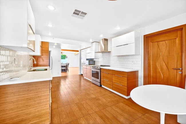 Building Photo - 72996 Bursera Way