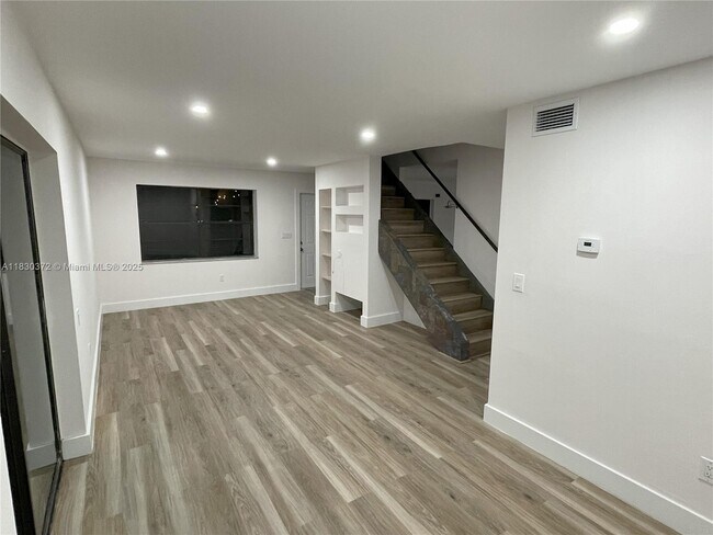Building Photo - 6445 SW 116th Pl