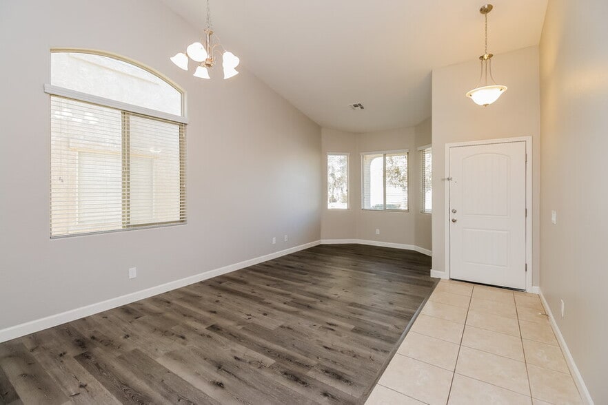 Building Photo - 5019 E Iolite St