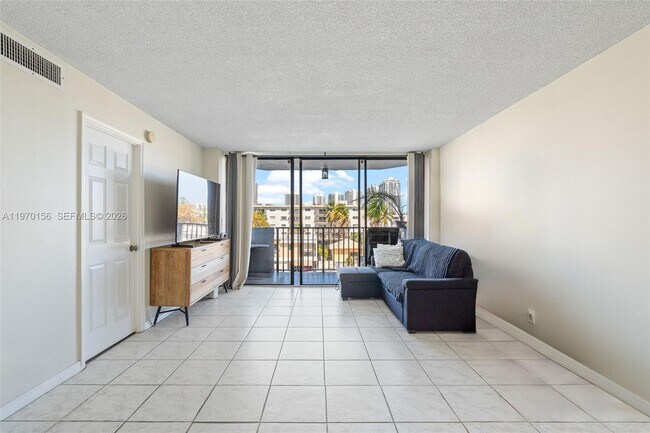 Building Photo - 3703 NE 166th St