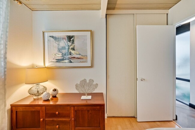 Building Photo - Gorgeous 4 Bed, 2 Bath Eichler in Sunnyvale