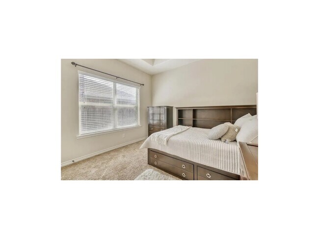 Building Photo - 2531 Kinnersley Ln