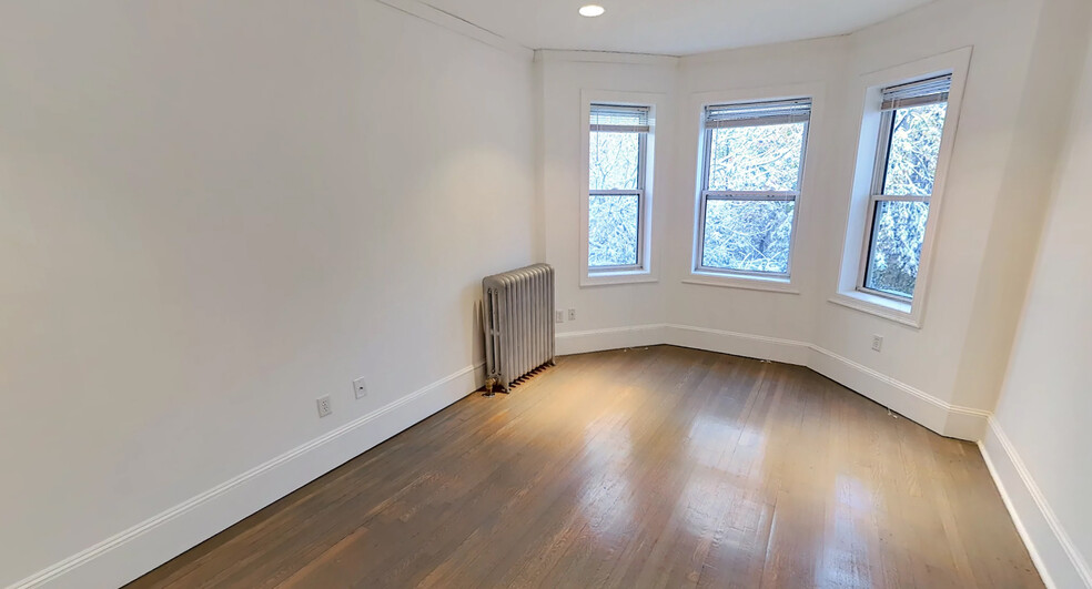 Living Room - 109 Queensberry St