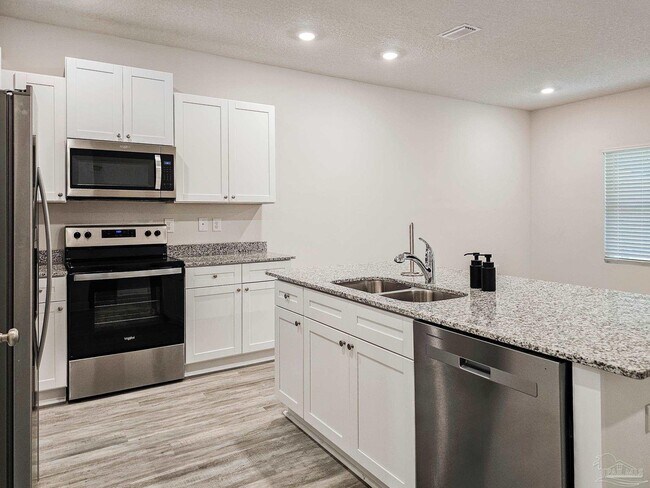 Building Photo - 1211 Fairchild Vlg Dr