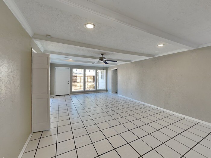 Building Photo - 1906 Tucumcari Dr