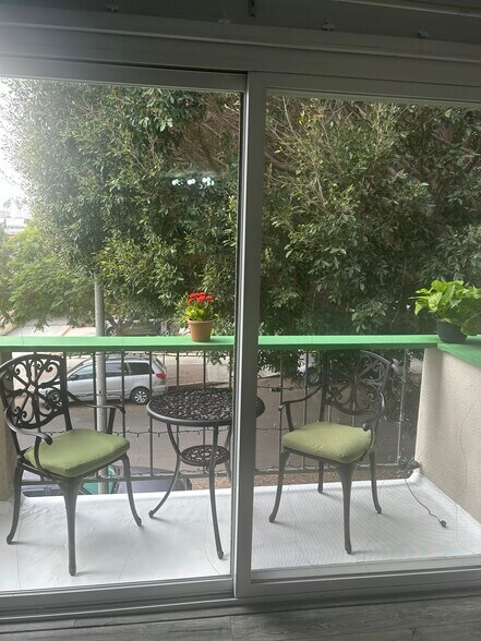 Building Photo - 3640 Cardiff Ave