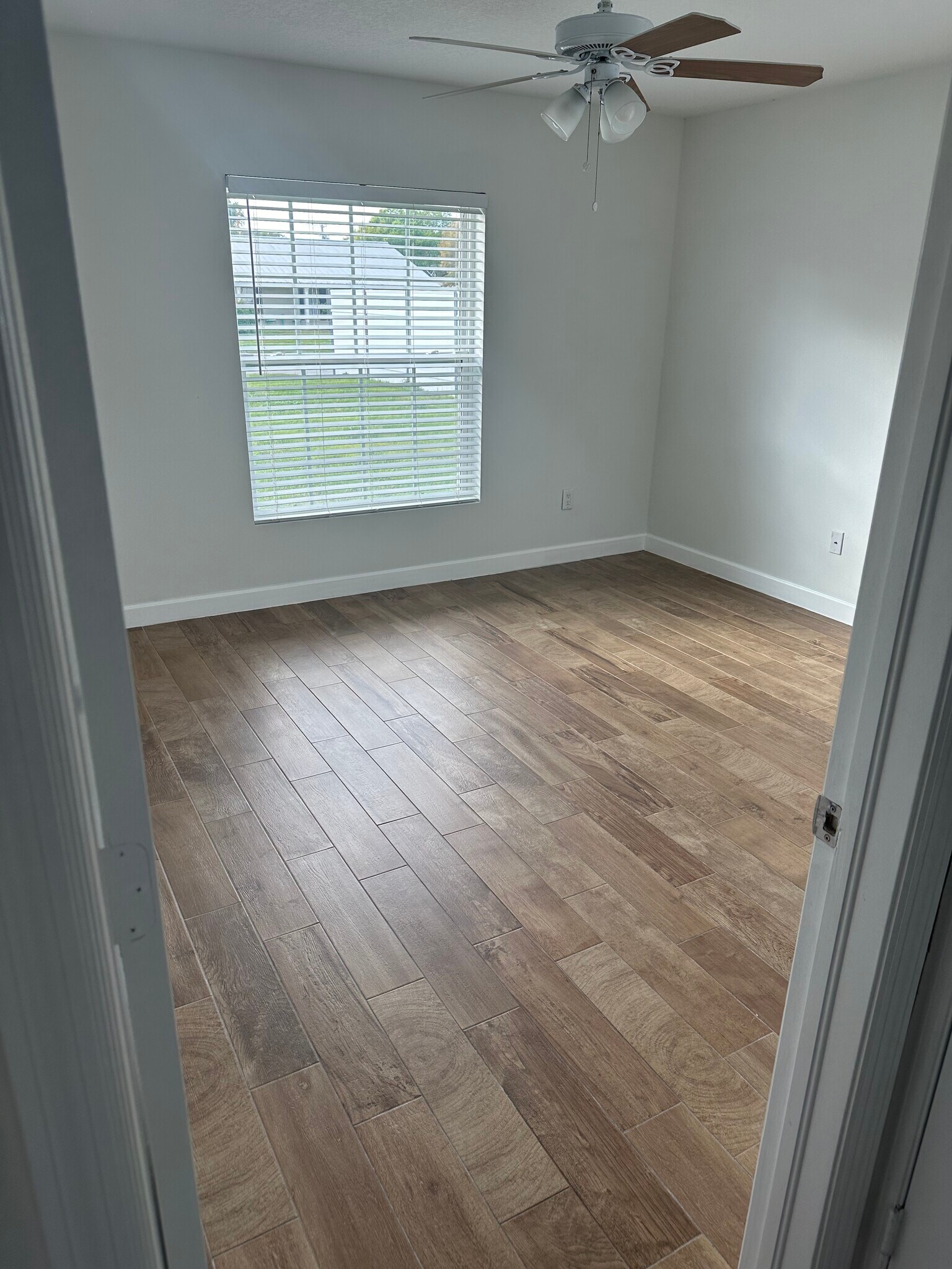 Building Photo - 1216 33rd Ave SW