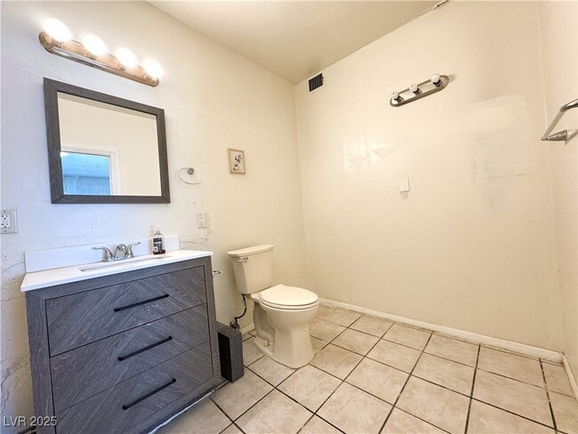Building Photo - 1871 Shadow Mountain Pl