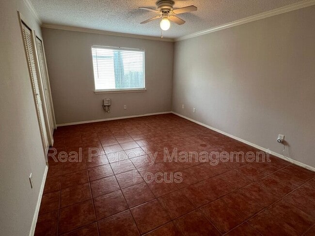 Building Photo - 116 Kings Row