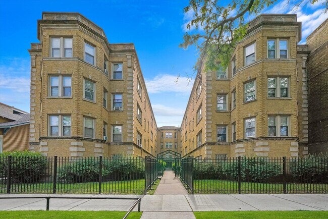 Primary Photo - 4827 N Springfield Ave