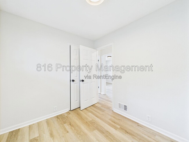Building Photo - 11230 Corrington Ave