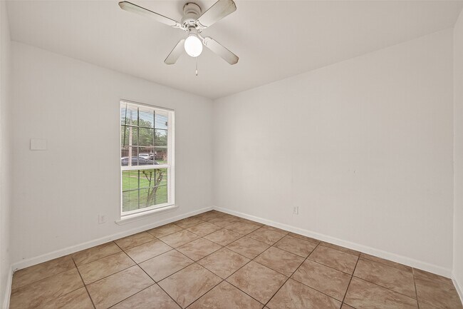 Building Photo - 6311 Tall Willow Dr