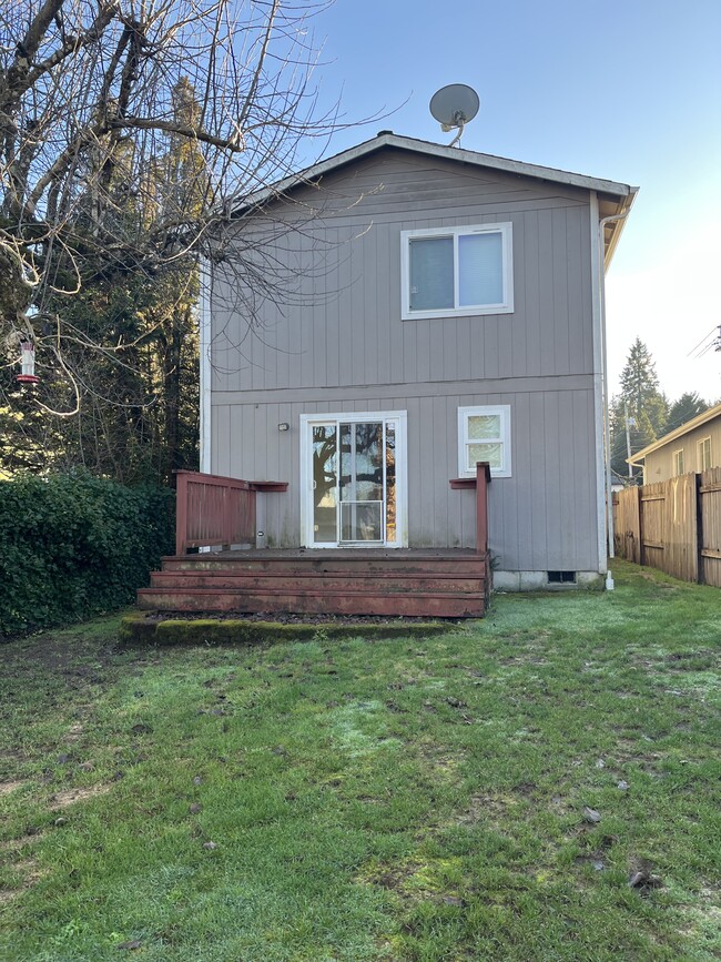 Building Photo - 224 Wyandotte Ave