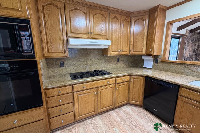 Building Photo - Beautifully Remodeled 4-Bedroom Home with Bonus Family Room & Large Private Yard in South San Fra...