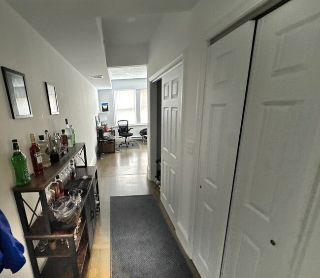 Building Photo - 1406 Beacon St