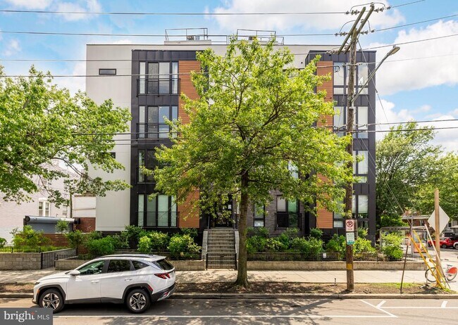 Building Photo - 3933 14th St NW
