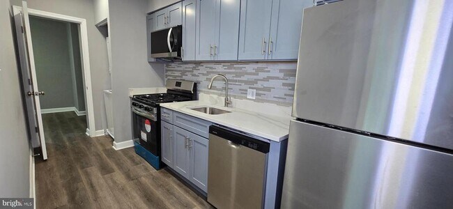 Building Photo - 405 34th St SE